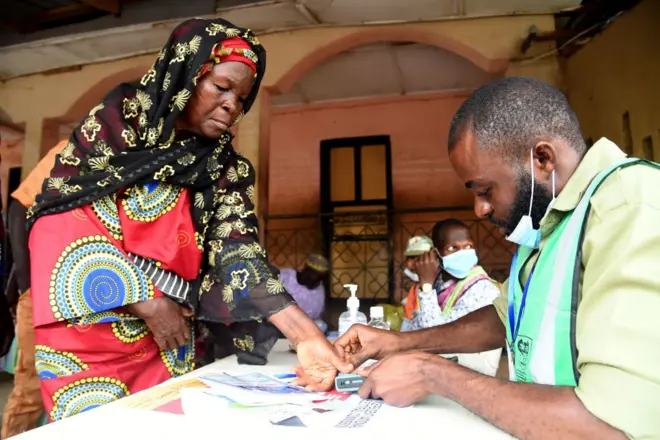 2023 election results go dey collated manually
