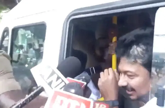 உதயநிதி கைது ஆவாரா, விஜய் பற்றி சர்ச்சைப் பேச்சு