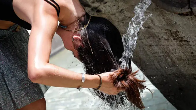 Девушка, фонтан, Рим