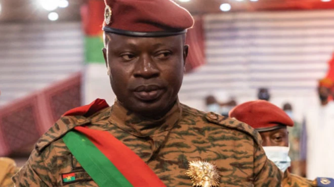 Paul-Henri Sandaogo Damiba est radié des forces armées en novembre 2024, avec 15 autres officiers, par les autorités militaires du Burkina Faso.