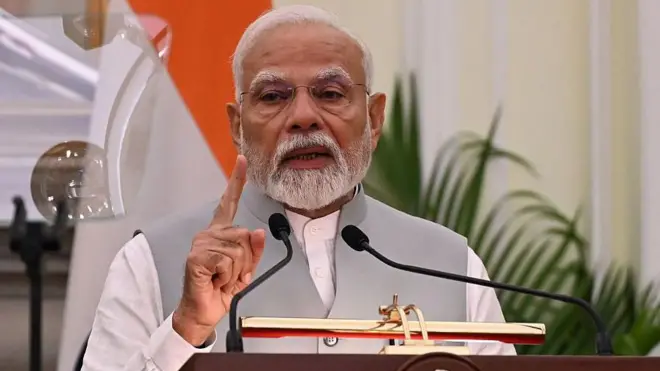 प्रधानमंत्री नरेंद्र मोदी