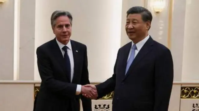 শি জিনপিং ও অ্যান্টনি ব্লিংকেনের করমর্দন