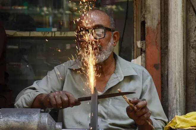 डोनाल्ड ट्रम्प यांच्या टॅरिफची झळ आशियातल्या कोणत्या देशाला बसणार?