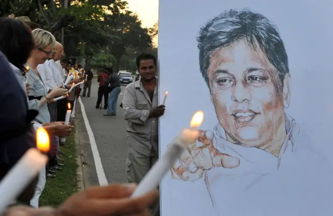 මීට පෙර නීතිපති පාරින්ද රණසිංහ විසින් මාධ්‍යවේදී ලසන්ත වික්‍රමතුංග ඝාතන සිද්ධියට අදාලව පැහැර ගැනීම, සාක්ෂි වසන්කිරීම සහ සාක්ෂිකරුවන්ට බලපෑම් කිරීම සම්බන්ධයෙන් චෝදනා එල්ල වී තිබු සැකකරුවන් තිදෙනෙකු නිදහස් කිරීමට ලබා දී තිබූ නියෝගය තාවකාලිකව අත්හිටුවන බව, ඊට අදාළ නඩුව අද දින (පෙබරවාරි 13) ගල්කිස්ස මහේස්ත්‍රාත් අධිකරණයේ කැඳවූ අවස්ථාවේදී අධිකරණයට ලිඛිතව දැනුම් දී තිබේ.