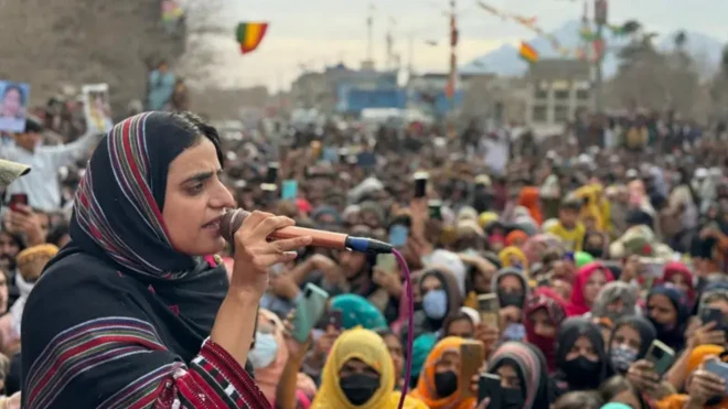 ماه رنګ بلوڅ