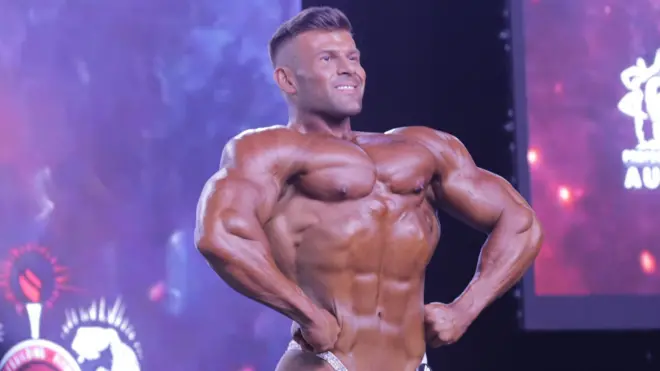 Джої Фаррелл є одним із приблизно пів мільйона людей у ​​Великій Британії, які вживають анаболічні стероїди