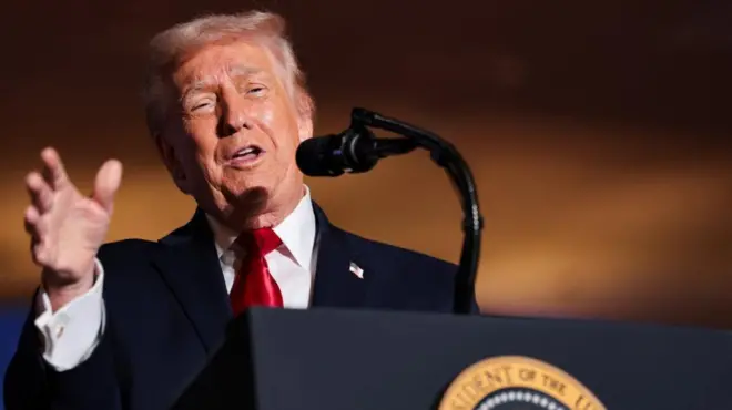 ترامپ در یک گردهمایی در پنسیلوانیا مدعی شد که قیمتها کاهش مییابند