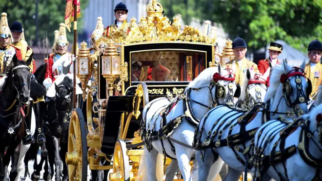 Король на пути в парламент
