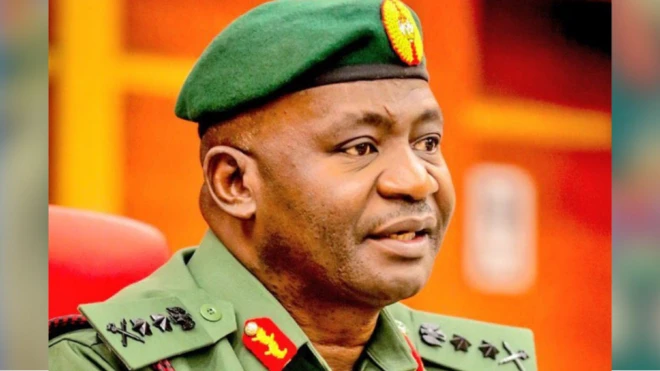 Christopher Musa ninu aṣọ iṣẹ ologun rẹ