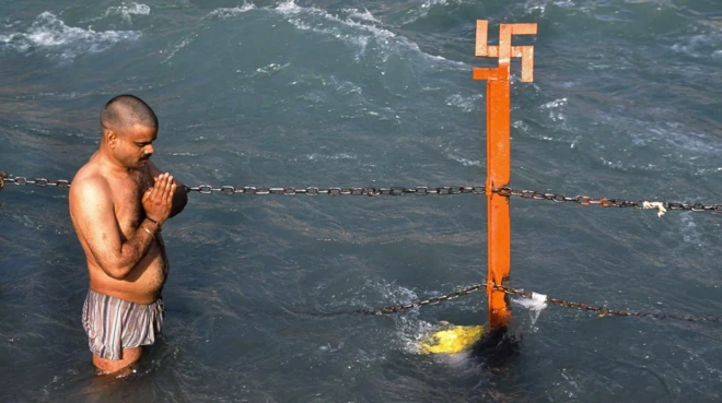 Dans l'hindouisme, le svastika est un symbole de dévotion religieuse depuis des siècles.