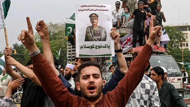 پاکستان، فوج، آئی ایس پی آر