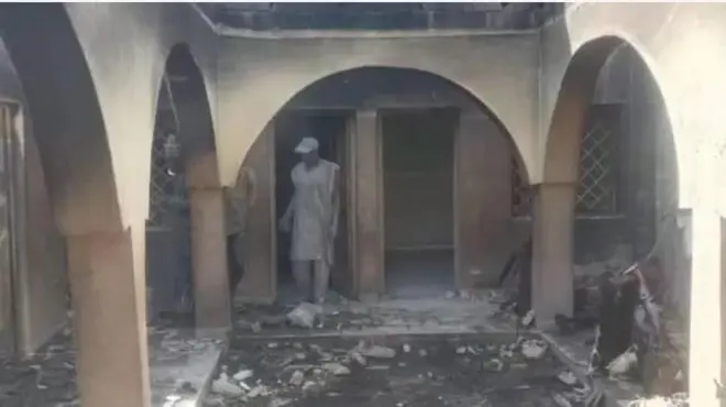 Ilé tí ìjàmbá iná náà jó gbogbo rẹ̀ pátá