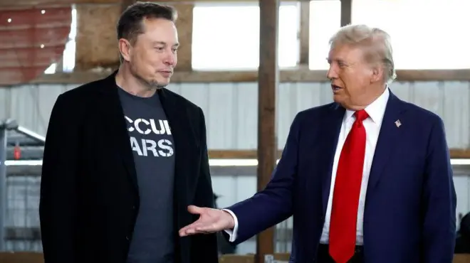 Trump et Musk lors d'un meeting électoral.