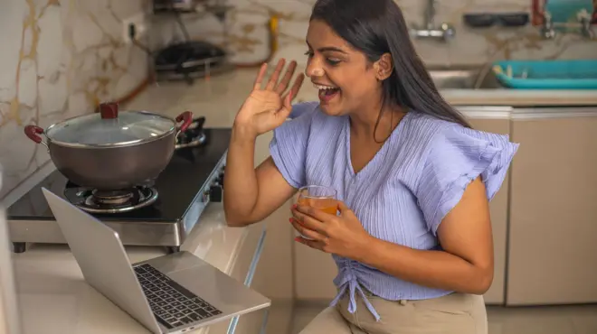 'क्रोनोवर्किंग' : आपल्या आवडीच्या वेळी काम करण्याची पद्धत नेमकी आहे काय? वाचा