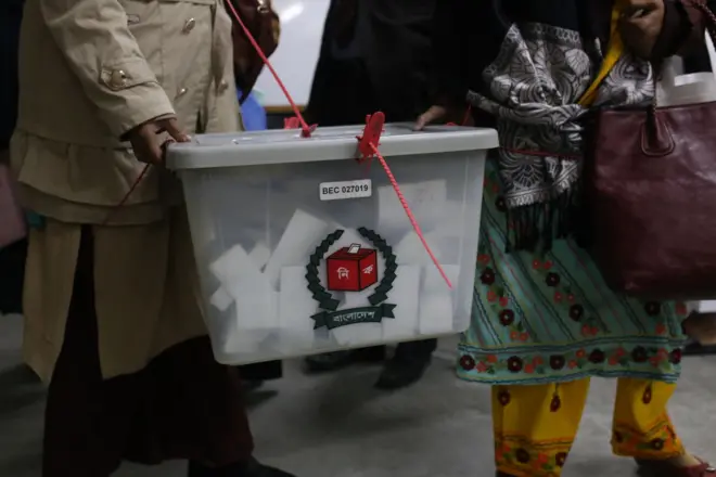 নির্বাচন পর্যবেক্ষক’ হিসেবে এখনও কোন বিদেশি আবেদন করেনি। 