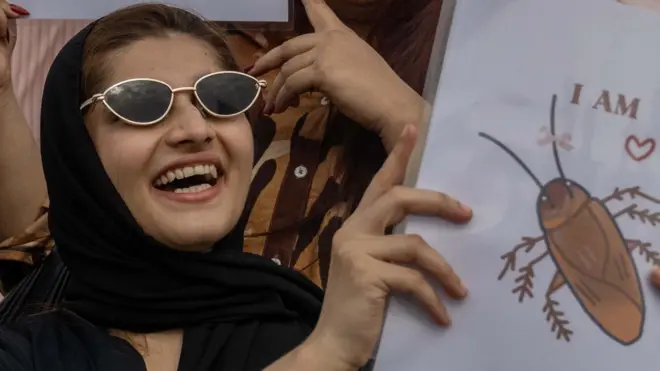 बीते दिनों भारत के कई शहरों में युवाओं ने शिक्षा व्यवस्था में सुधार को लेकर प्रदर्शन किया था, यह तस्वीर 25 जुलाई की मुंबई की है