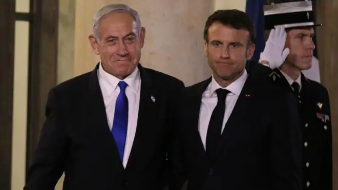 बिन्यामिन नेतन्याहू और इमैनुअल मैक्रो
