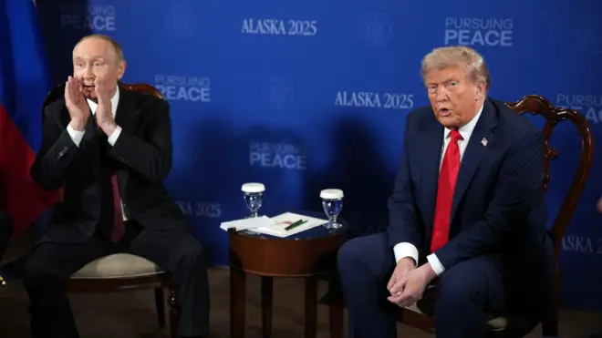 لقاء جمع الرئيس الأمريكي دونالد ترامب مع نظيره الروسي فلاديمير بوتين في ألاسكا في 15 أغسطس/ آب 2025