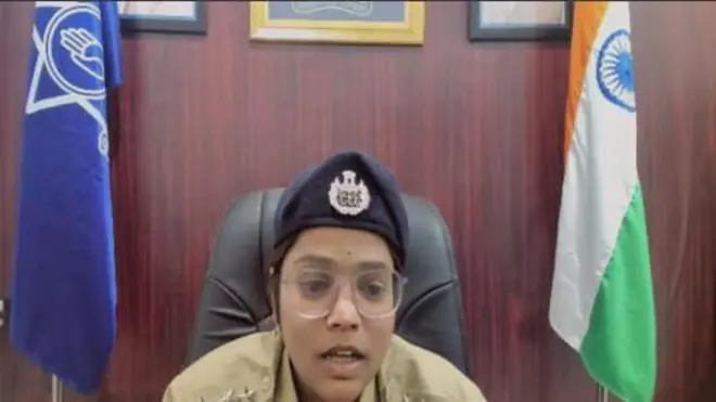 वृद्ध नागरिकाने 'डिजिटल अरेस्ट'मध्ये असताना एक स्क्रीनशॉट घेतला होता, ज्यात एक महिला पोलिसांच्या गणवेशात दिसून येत आहे.