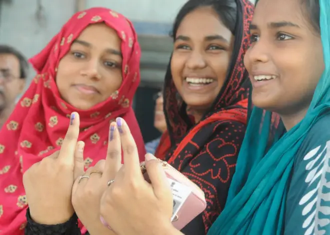 वोट डालने के बाद मतदाता