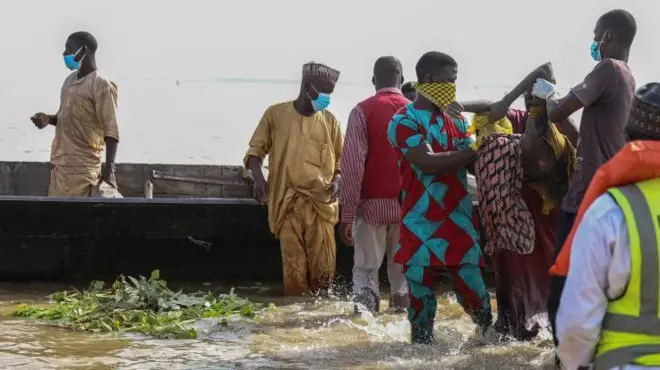 Awọn eeyan n doola ẹmi kan