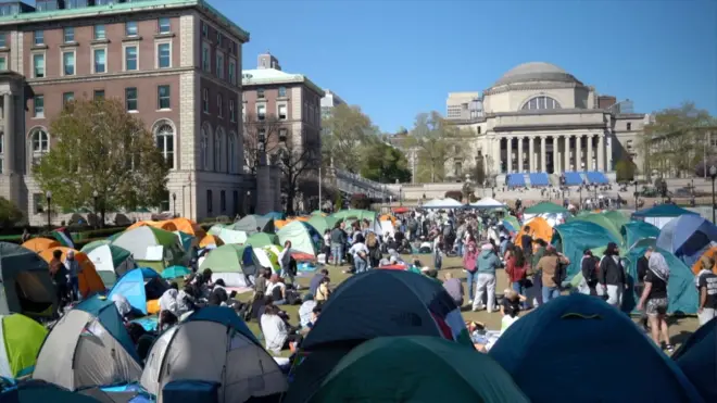 "الطلاب على استعداد لوضع حياتهم المهنية على المحك"