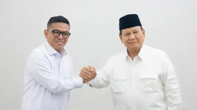 Andra Soni (kiri), calon Gubernur Banten dari Partai Gerindra bersama Presiden Prabowo Subianto