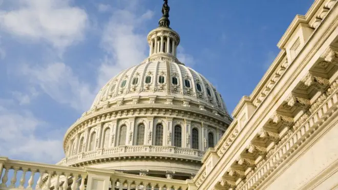 بیشتر از نیمی از قانونگذاران آمریکایی خواستار افزایش فشار ایالات متحده به ایران بر سر برنامه اتمی آن شده‌اند