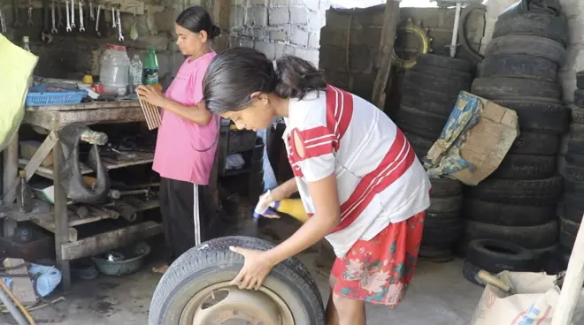 ''මේවා පිරිමි කරන වැඩ කියලා මම නිකං හිටියේ නැහැ''