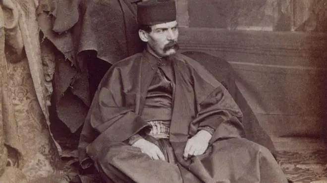 Richard Burton vestido de árabe.