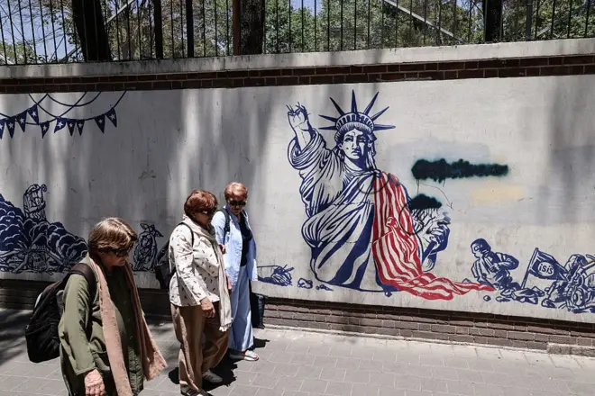 در شبکههای اجتماعی بسیاری از کاربران، نظراتشان را نسبت به تفاهم میان ایران و آمریکا به اشتراک گذاشتهاند.