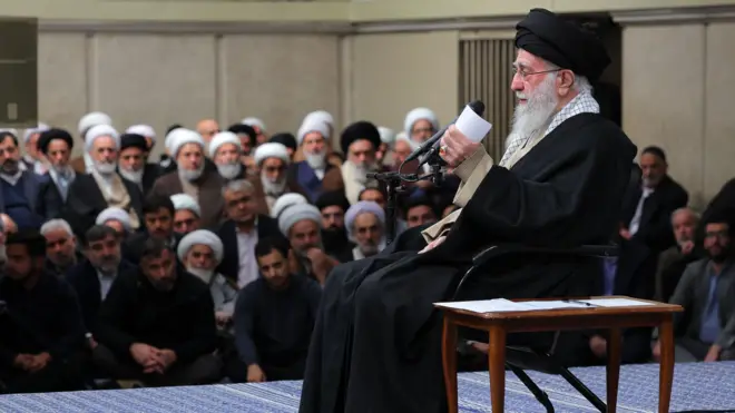 دیدار علی خامنهای با مردم قم - ۱۹ دیماه