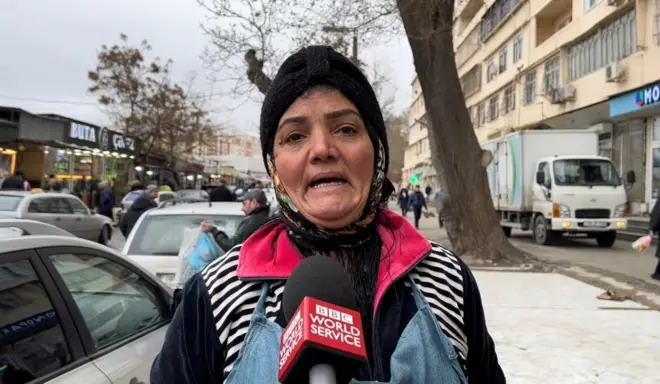 8-ci kilometr bazarı, "vosmoyun bazarı" kimi tanına ərazidə ticarətlə məşğul olanlar bazarlarının dağıdıldığını deyirlər