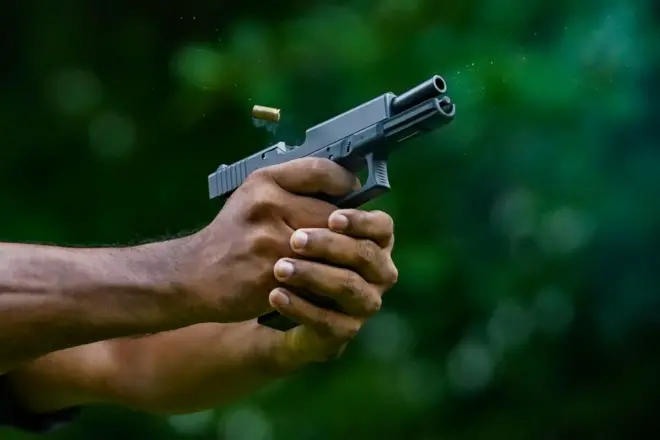 මෑත කාලයේ දී පොලිසිය විසින් සිදු කළ ආන්දෝලනාත්මක වෙඩි තැබීම් කිහිපයක් ම සම්බන්ධයෙන් සමාජය තුළ දැඩි විවේචනයක් එල්ල විය.