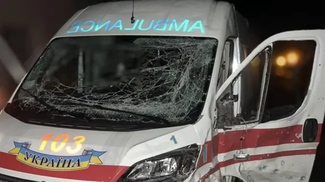 Розбита машина швидкої після атаки дрона