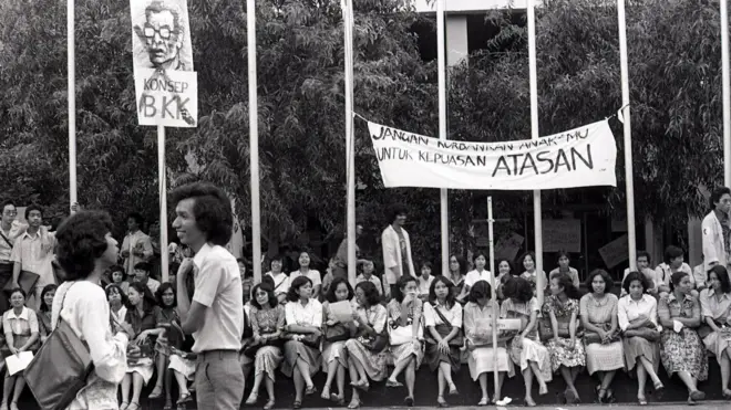 Unjuk Rasa mahasiswa Universitas Indonesia (UI) terhadap penerapan Normalisasi Kehidupan Kampus dan Badan Koordinasi Kemahasiswaan atau NKK/BKK di Salemba, Jakarta, 1979