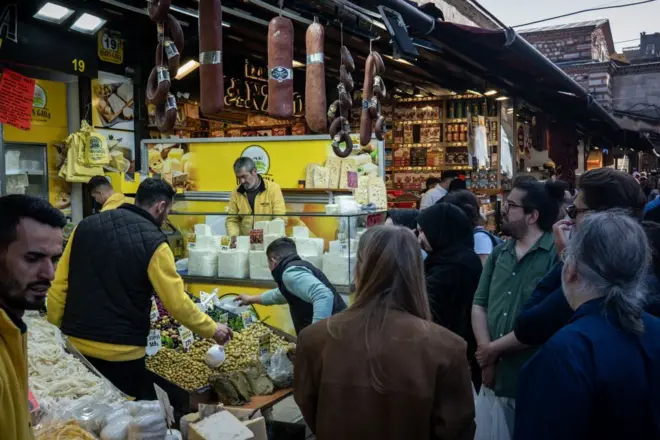 Türkiye İstatistik Kurumu’nun açıkladığı verilere göre Mart ayı enflasyonu yıllık olarak yüzde 68,50 oldu.