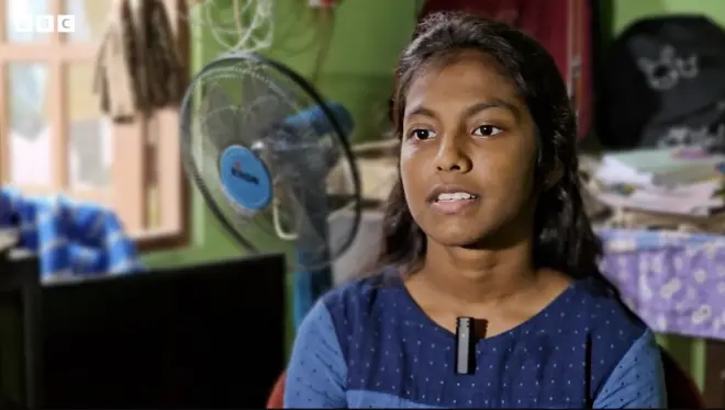 ගංවතුරක් නොදුටු දියණියක් නිවසක කොටු වී සිටි 'නේවි මාමා' බේරාගත් මෙහෙයුම