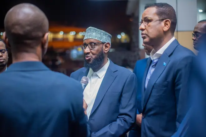 Danjire Jibriil iyo Sheekh Shakuul