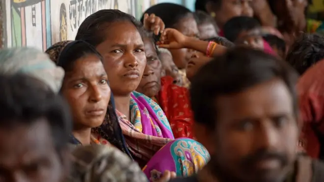 आदिवासी महिलाएं