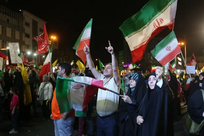 ایراني لاریونوال
