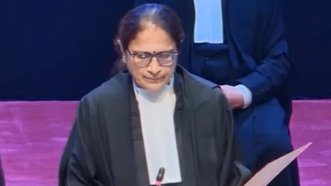 உச்ச நீதிமன்றம், நீதிபதி வி மோகனா