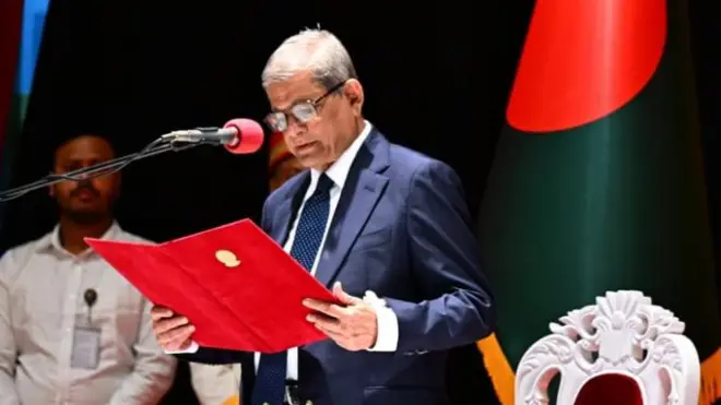 রাষ্ট্রপতি পদে শপথ নিলেন মির্জা ফখরুল ইসলাম আলমগীর