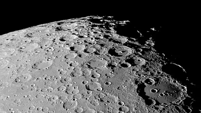 चंद्रमा का दक्षिणी ध्रुव