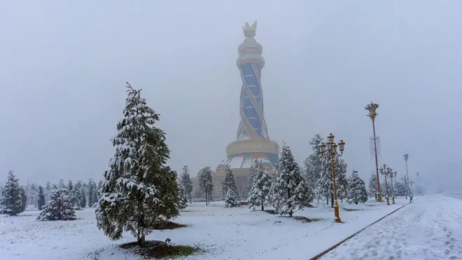 برفباری در دوشنبه