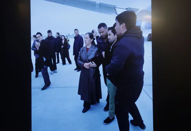 Uygur Türklerinin Çin'e indikten sonraki fotoğrafları Taylandlı yetkililer tarafından basına gösterildi