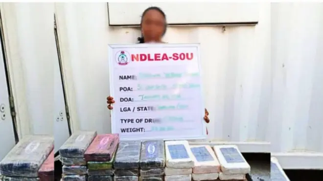 Aworan afurasi oloogun oloro naa pẹlu awon egboogi naa 