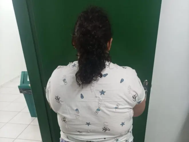 Mulher presa 
