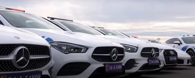 لگژری گاڑیاں