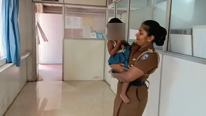කිලිනොච්චිය ධර්මපුරම් ප්‍රදේශයේ දී මුදලට විකිණු සිඟිති දරුවා පොලිස් නිලධාරිනියක් සමග 